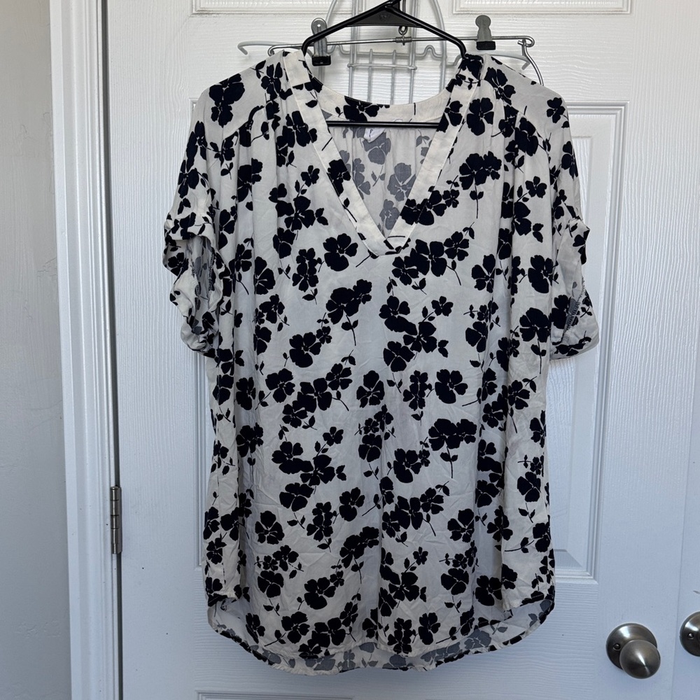 GAP Navy Blue Floral V-Neck Blouse